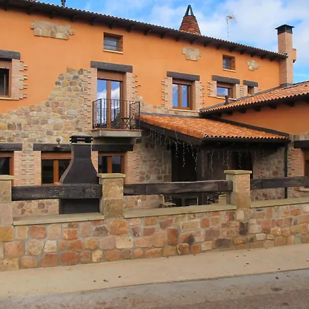 La Traviesa De La Demanda Holiday home Cabezon de la Sierra